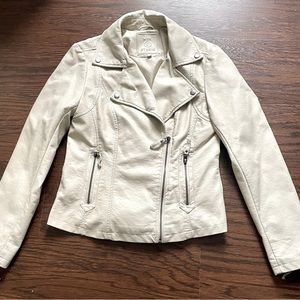 Max studio leather jacket, beige color